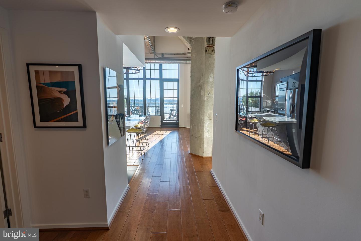 1200 Steuart St #1413 Property Photo 3