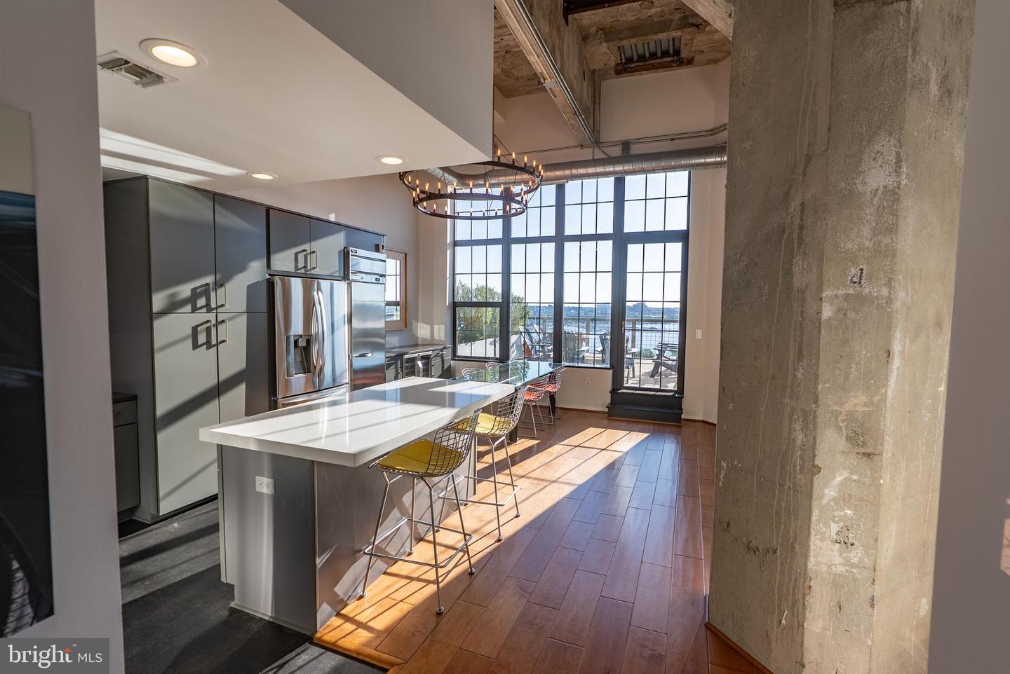 1200 Steuart St #1413 Property Photo 5