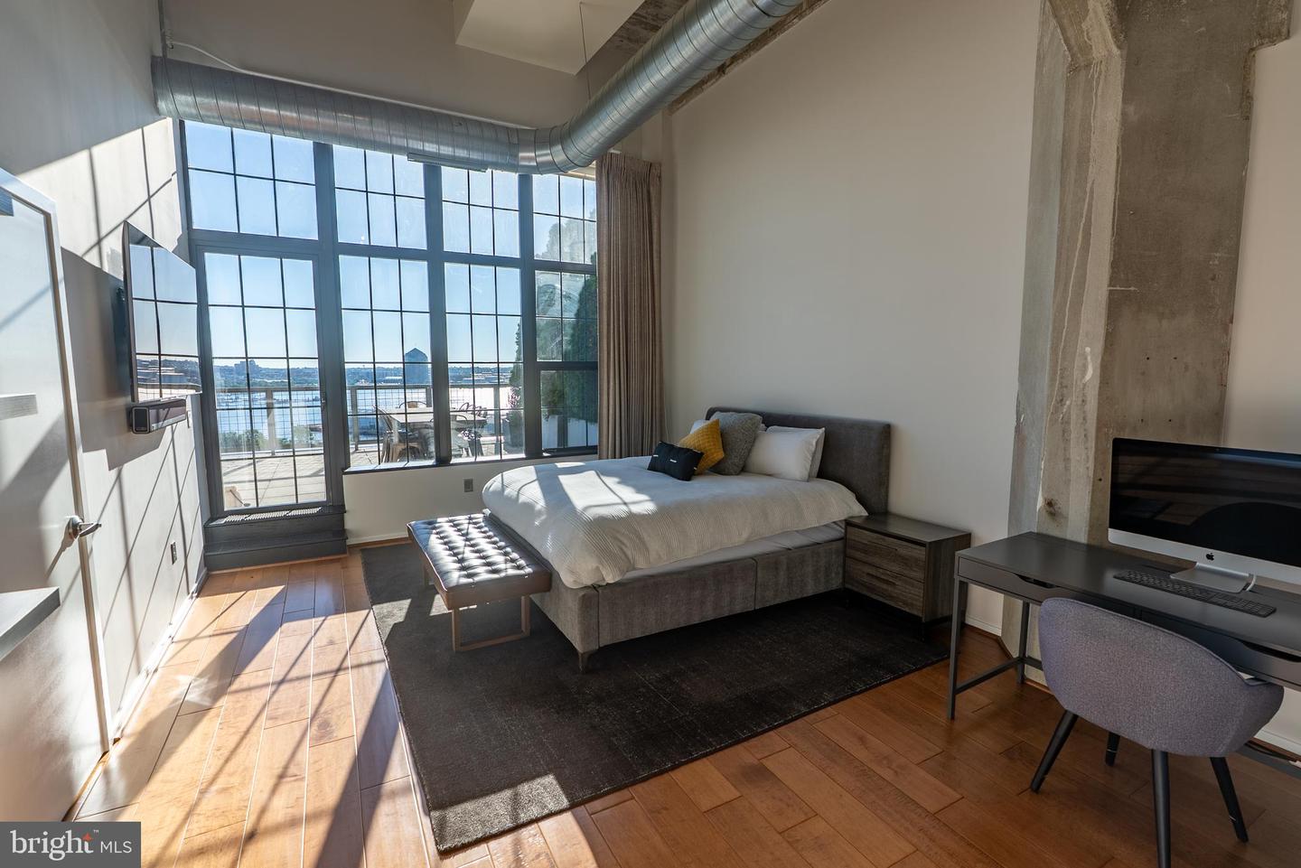 1200 Steuart St #1413 Property Photo 32