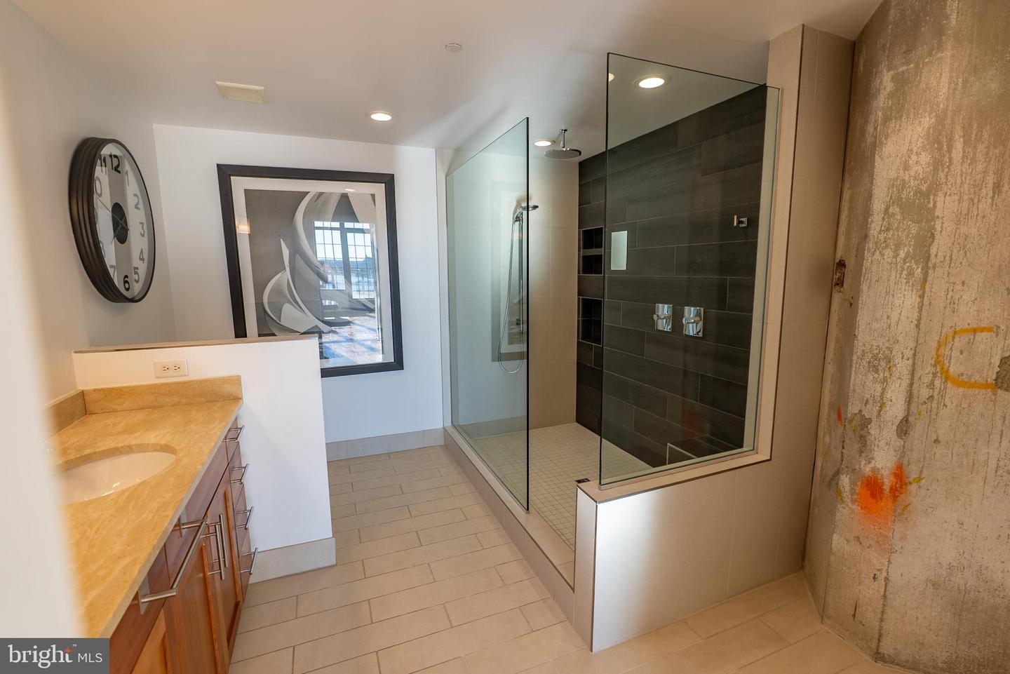 1200 Steuart St #1413 Property Photo 45