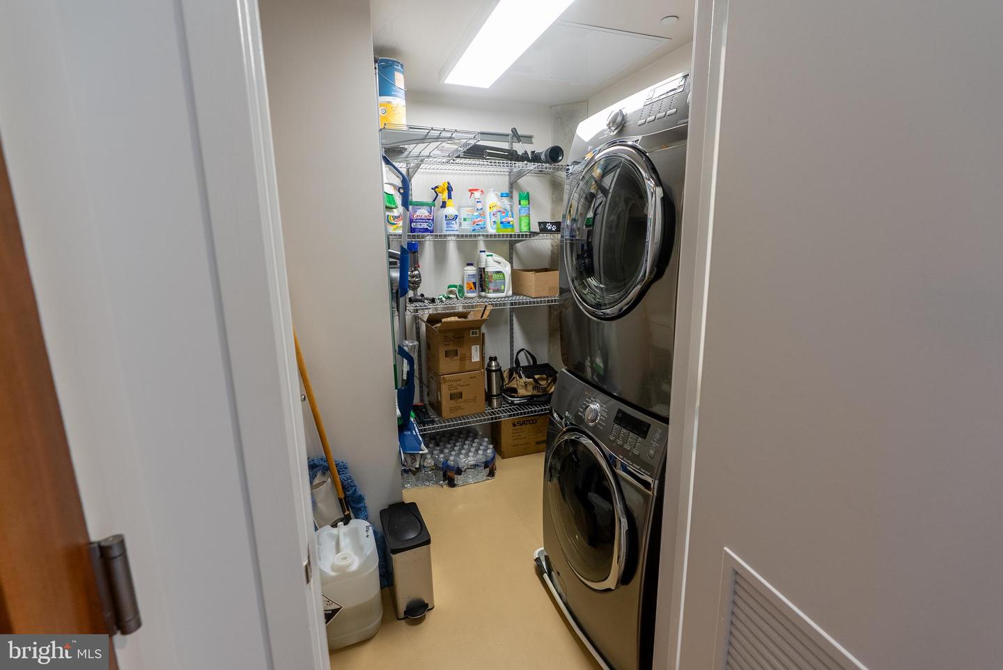 1200 Steuart St #1413 Property Photo 64