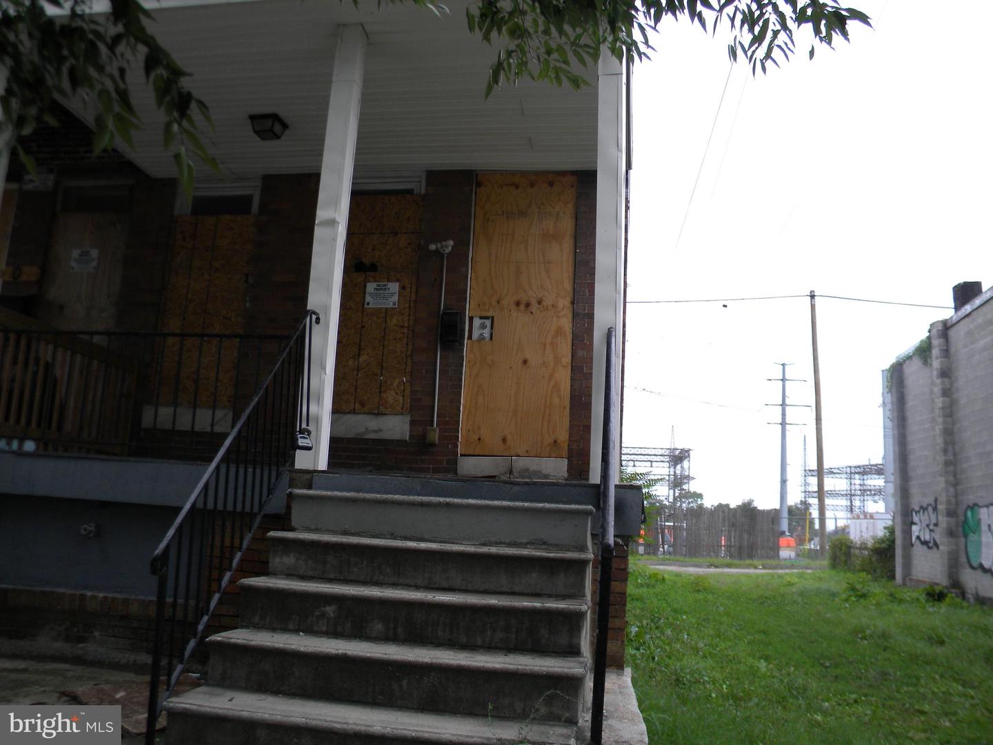 2023 Annapolis Rd Property Photo 1