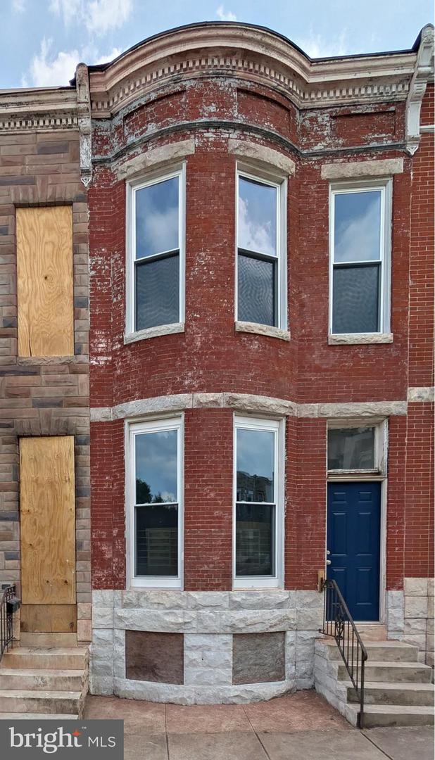 1821 W Fayette St Property Photo 1