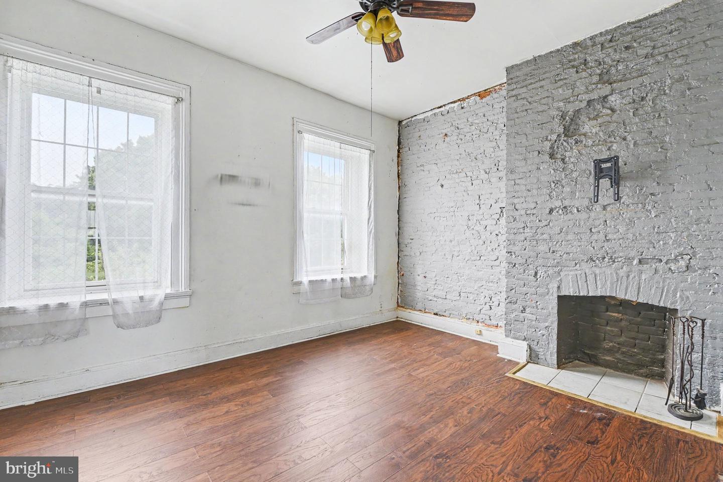 1313 W Fayette St Property Photo 7