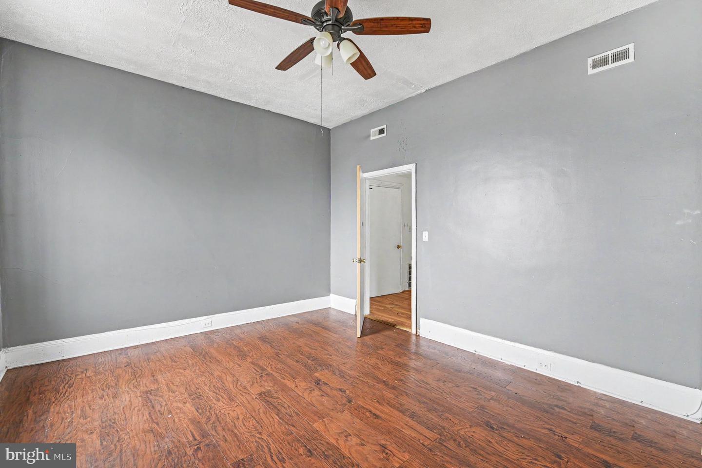 1313 W Fayette St Property Photo 9