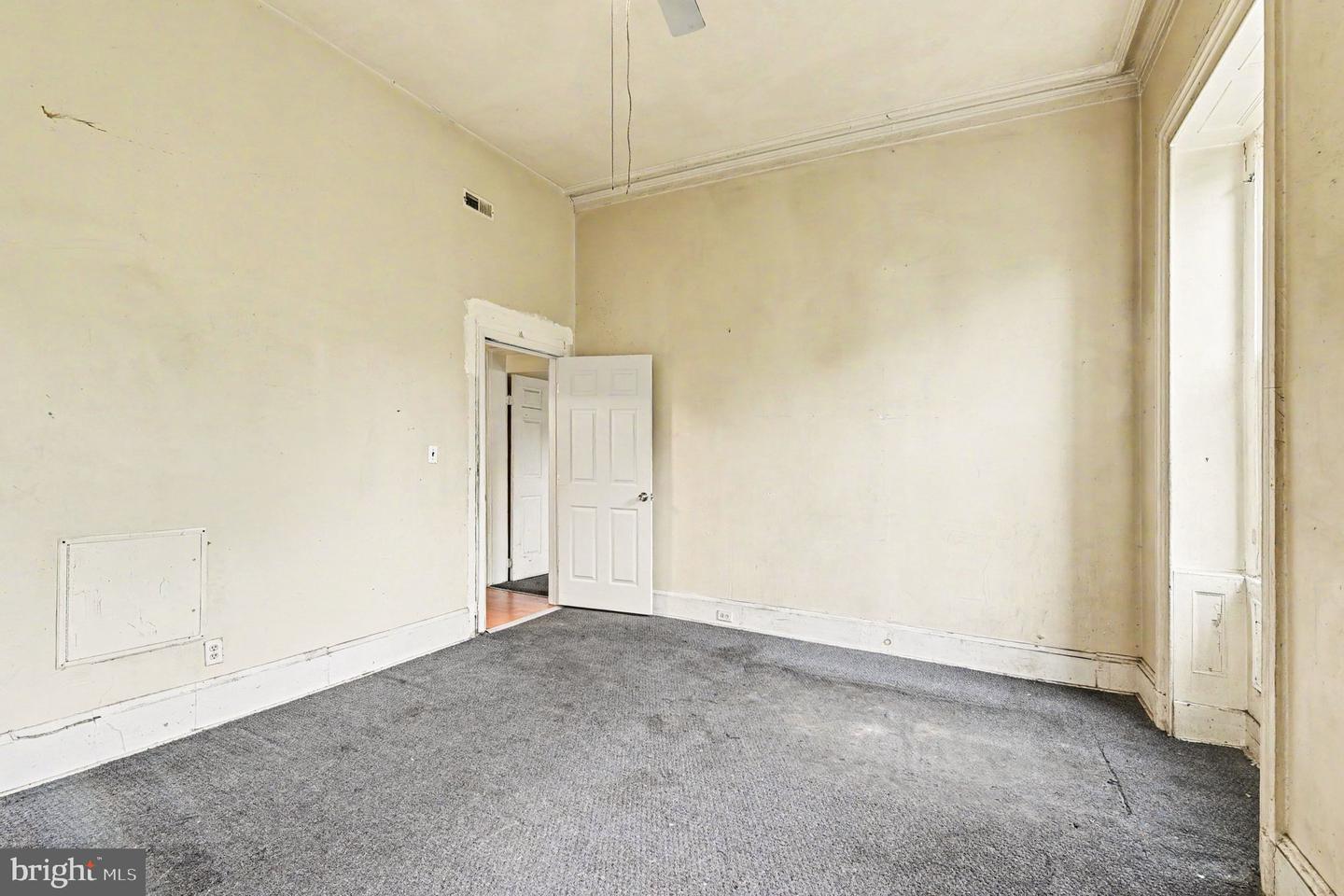 1313 W Fayette St Property Photo 16