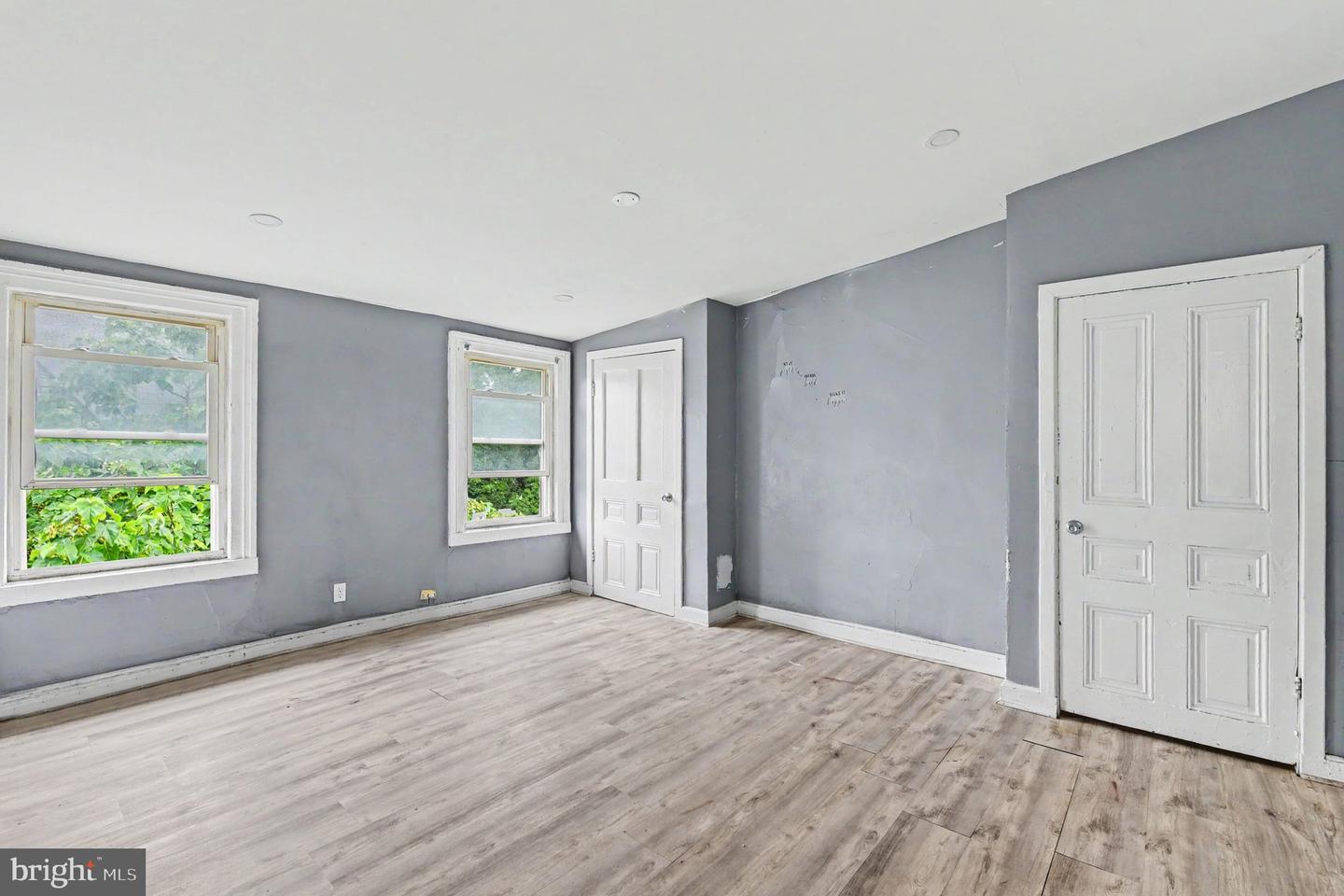 1313 W Fayette St Property Photo 28