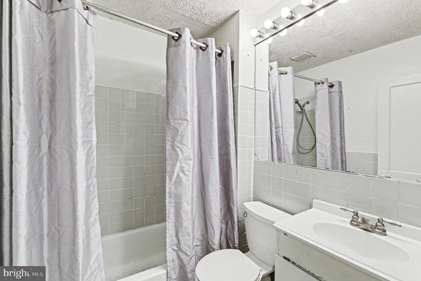 1313 W Fayette St Property Photo 29