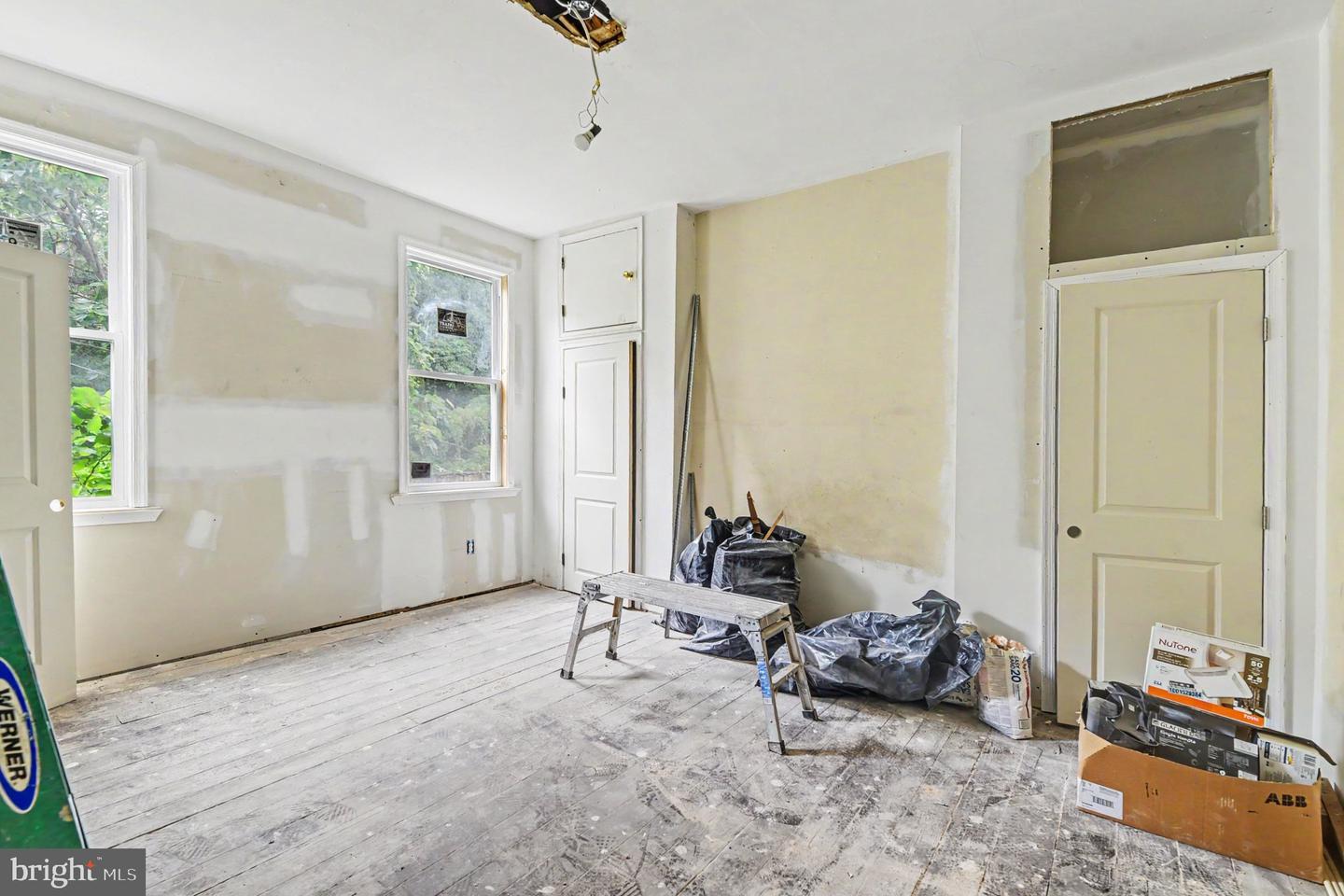 1313 W Fayette St Property Photo 44
