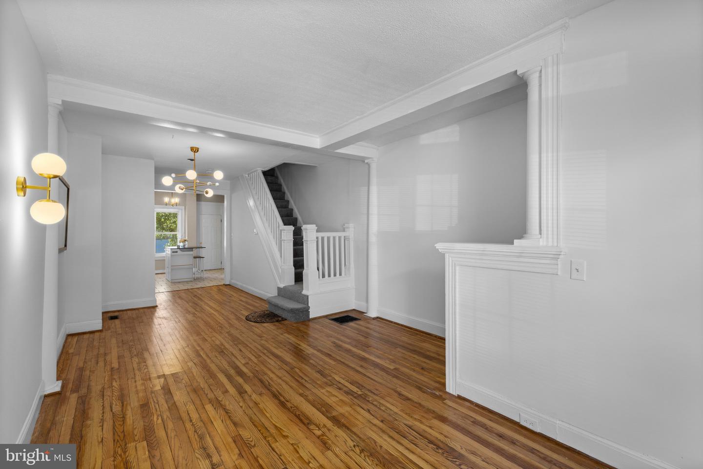 2319 Jefferson St Property Photo 5