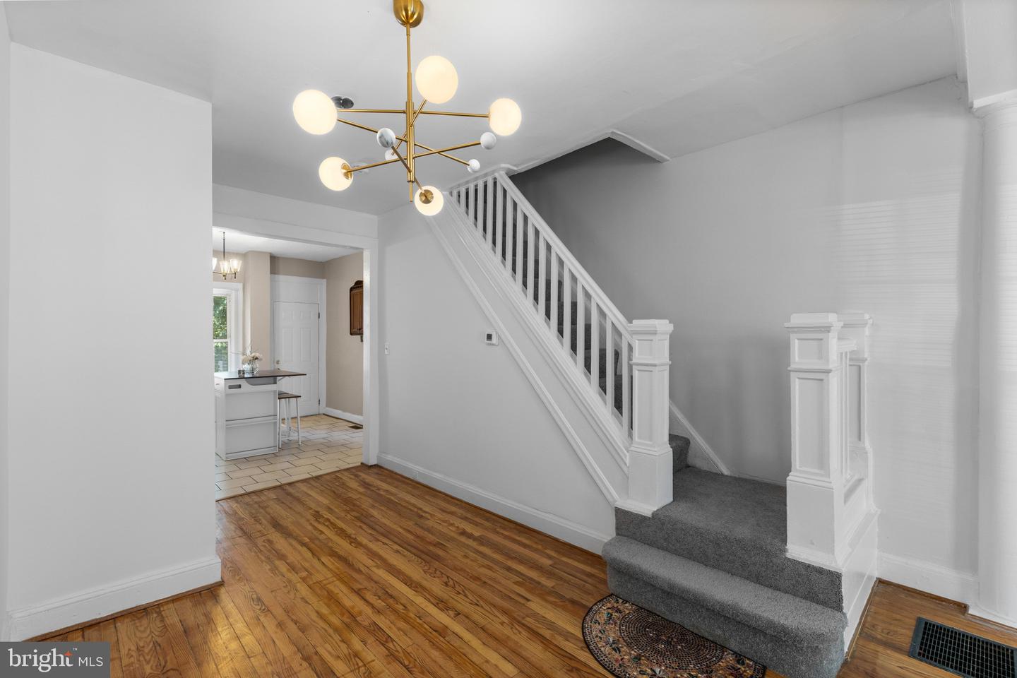 2319 Jefferson St Property Photo 6