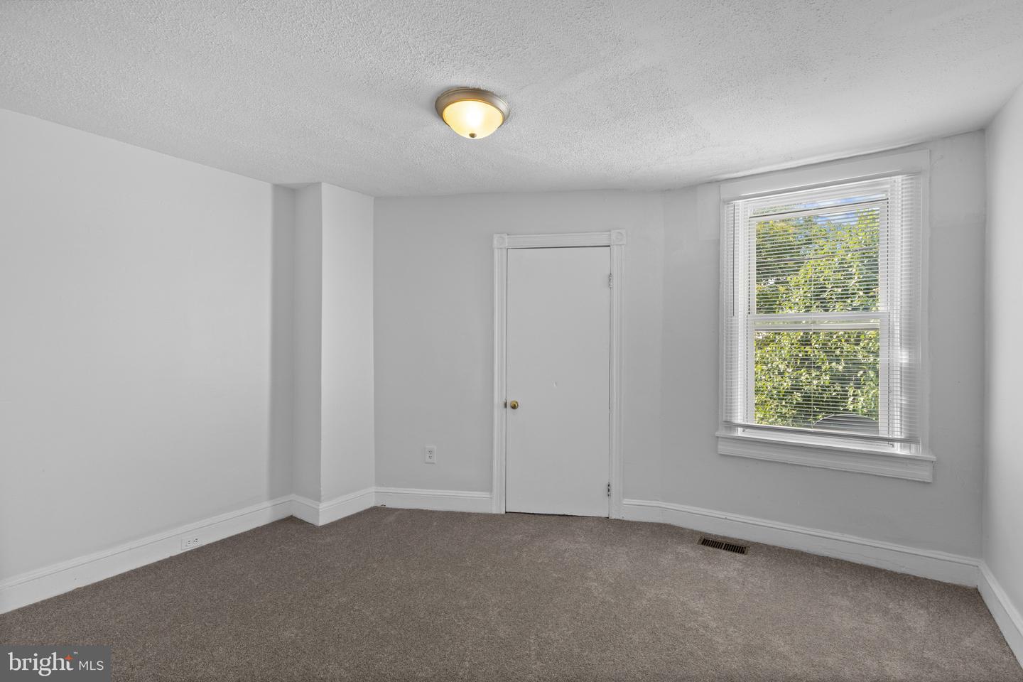 2319 Jefferson St Property Photo 16