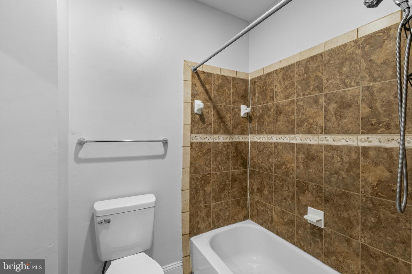 2319 Jefferson St Property Photo 20