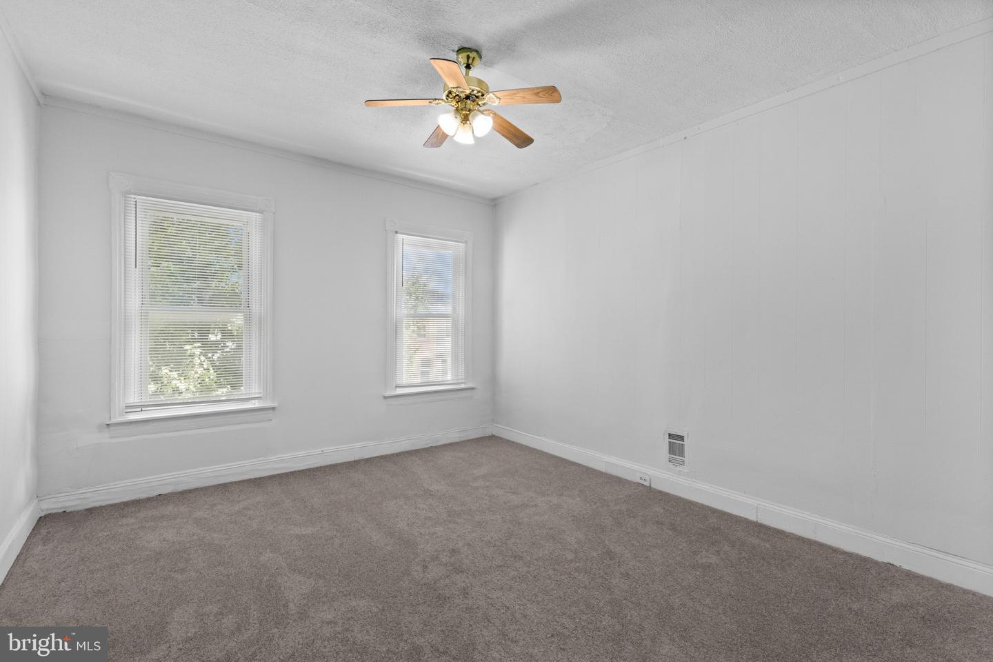 2319 Jefferson St Property Photo 23