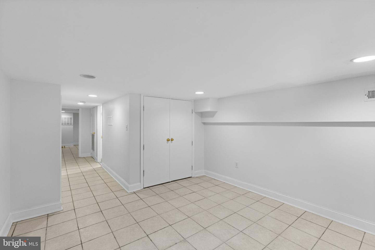 2319 Jefferson St Property Photo 30