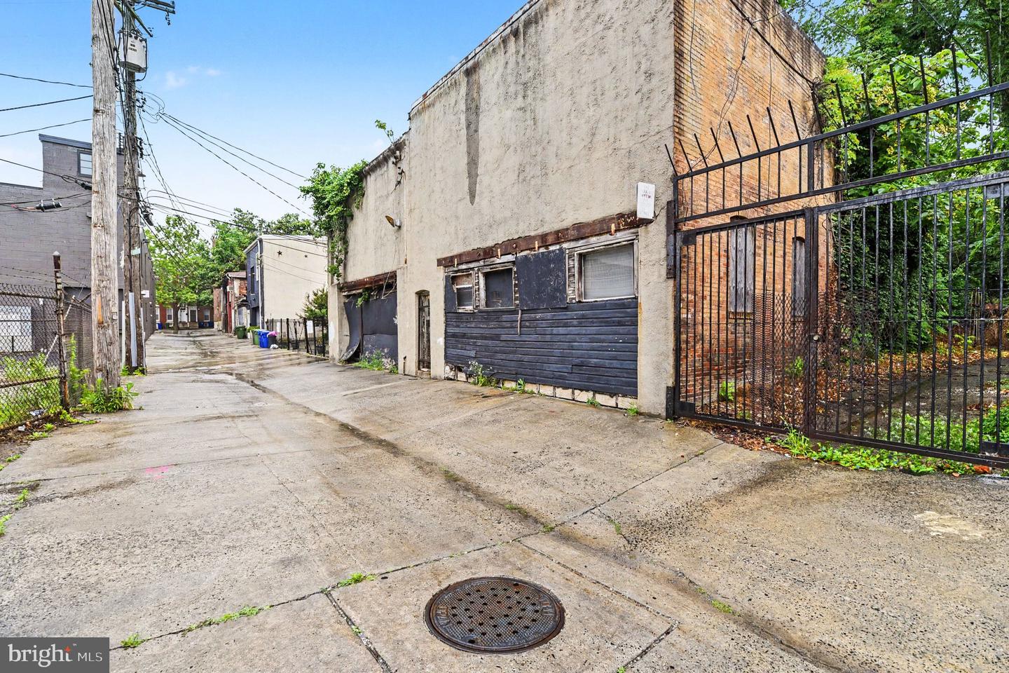 1310 W Fairmount Ave Property Photo 1