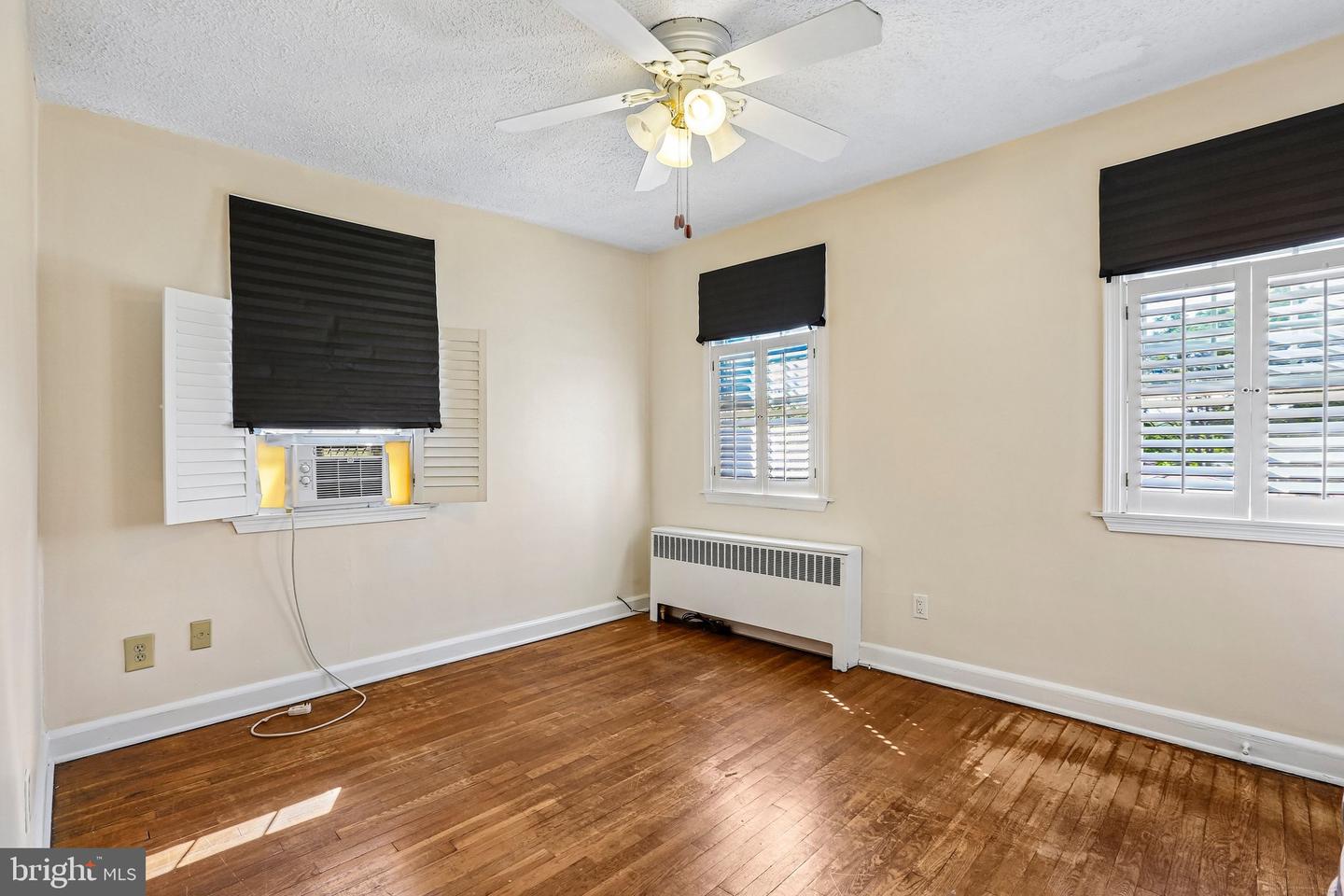 3649 Mactavish Ave Property Photo 11