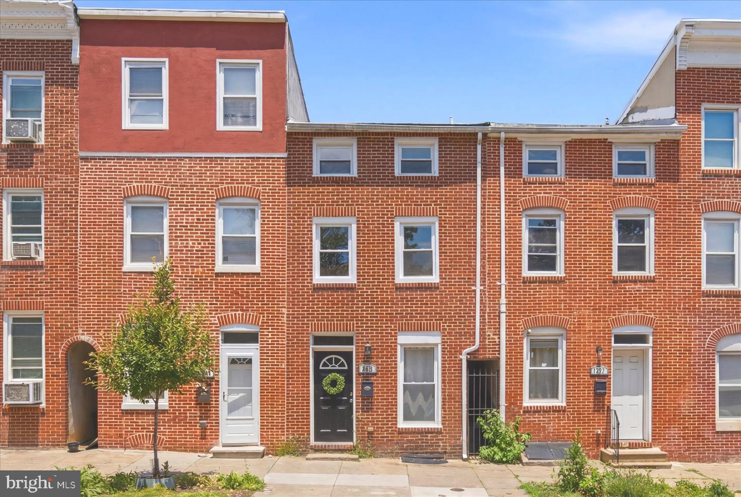 1224 E Eager St Property Photo 1