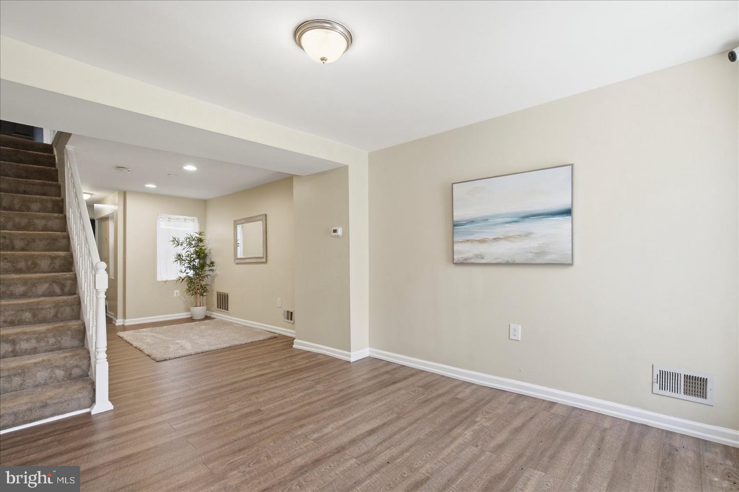 1224 E Eager St Property Photo 3