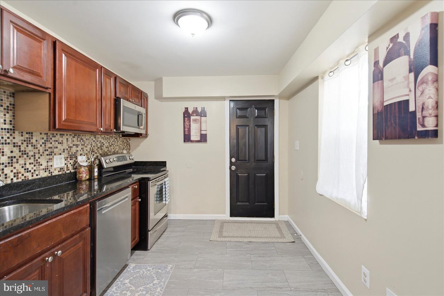 1224 E Eager St Property Photo 12