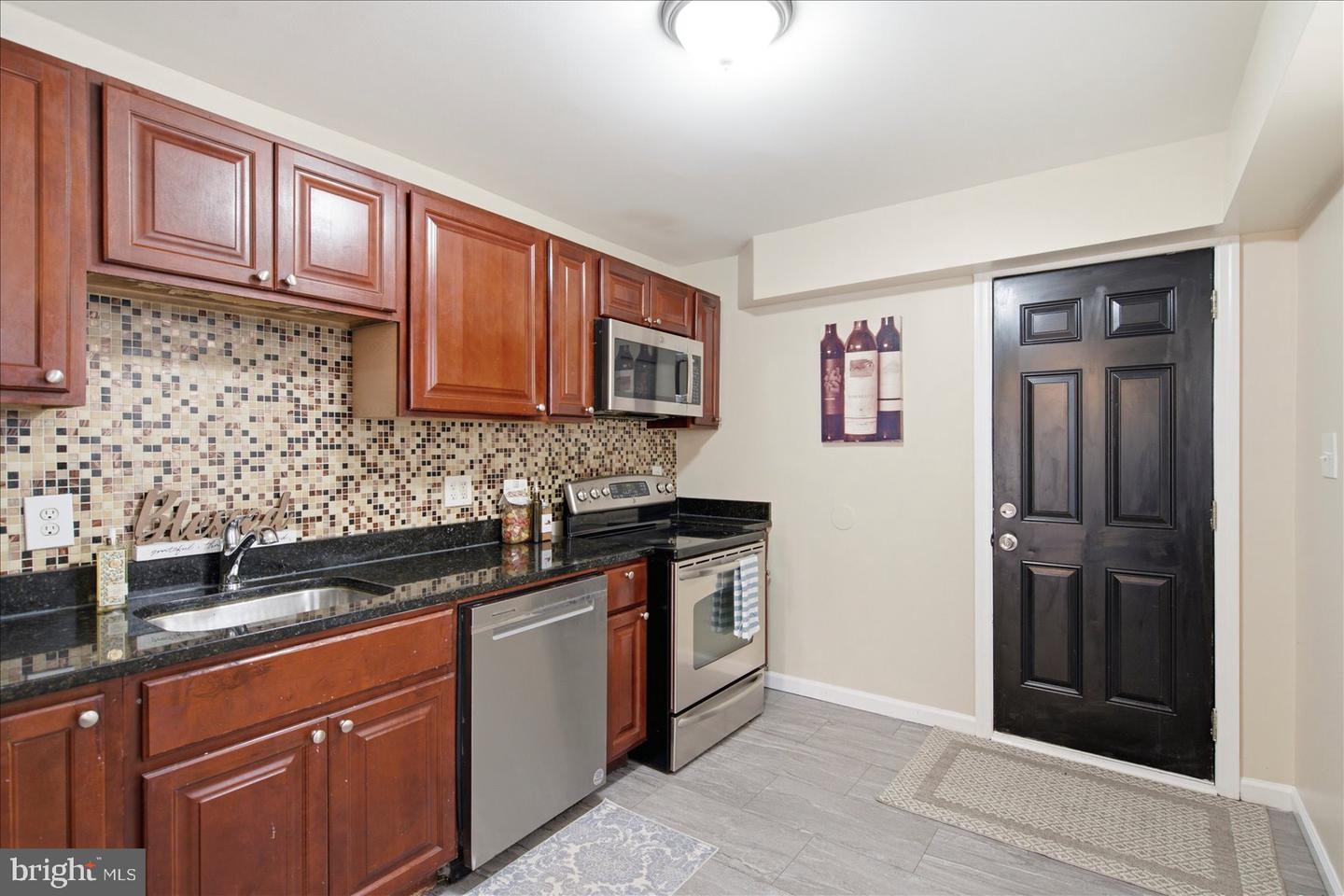 1224 E Eager St Property Photo 13