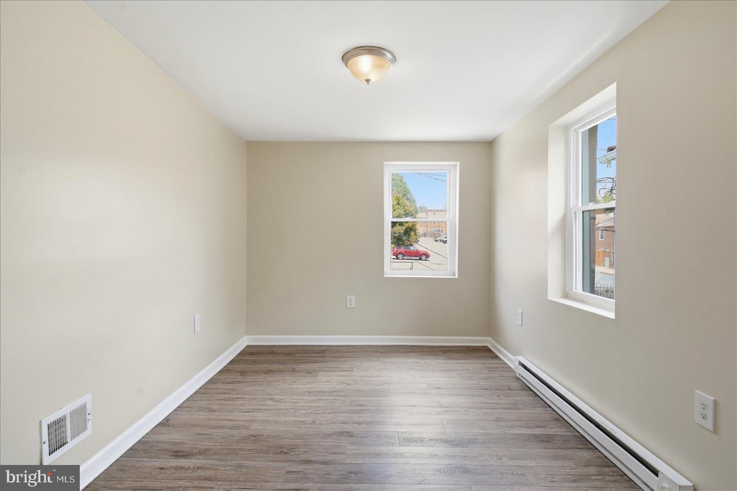 1224 E Eager St Property Photo 19