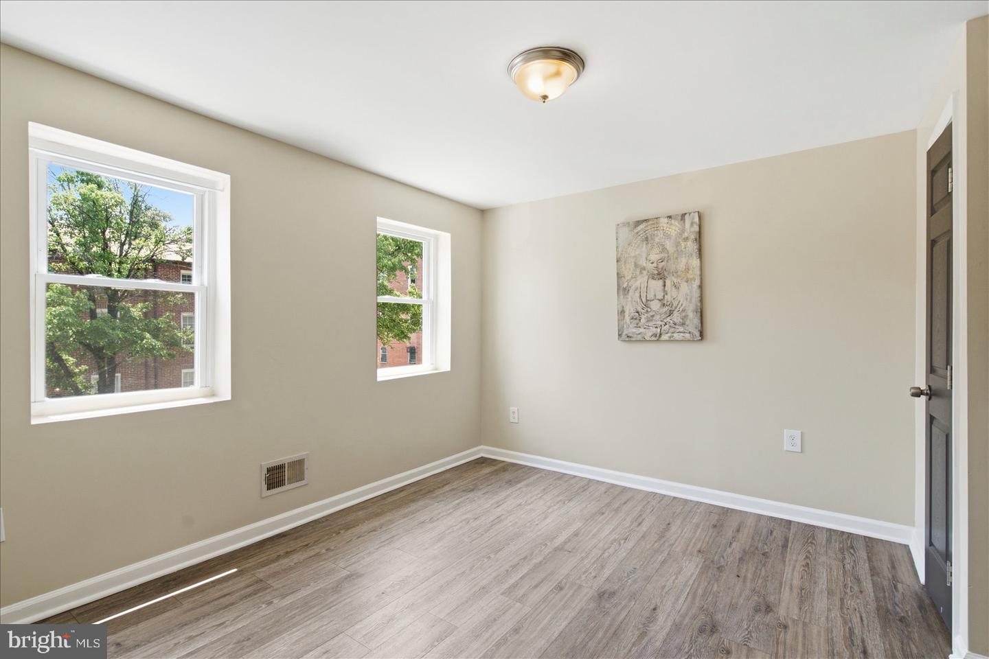 1224 E Eager St Property Photo 23