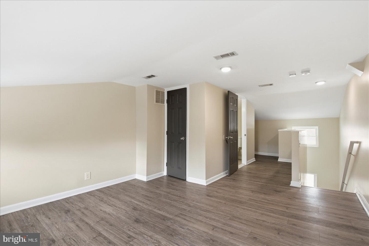 1224 E Eager St Property Photo 28