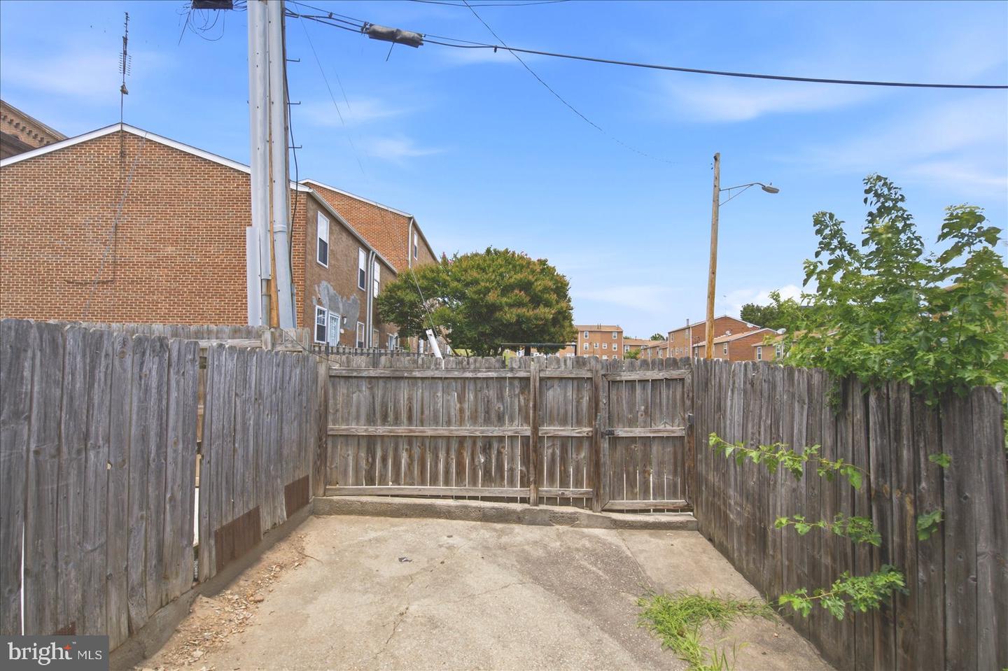 1224 E Eager St Property Photo 32
