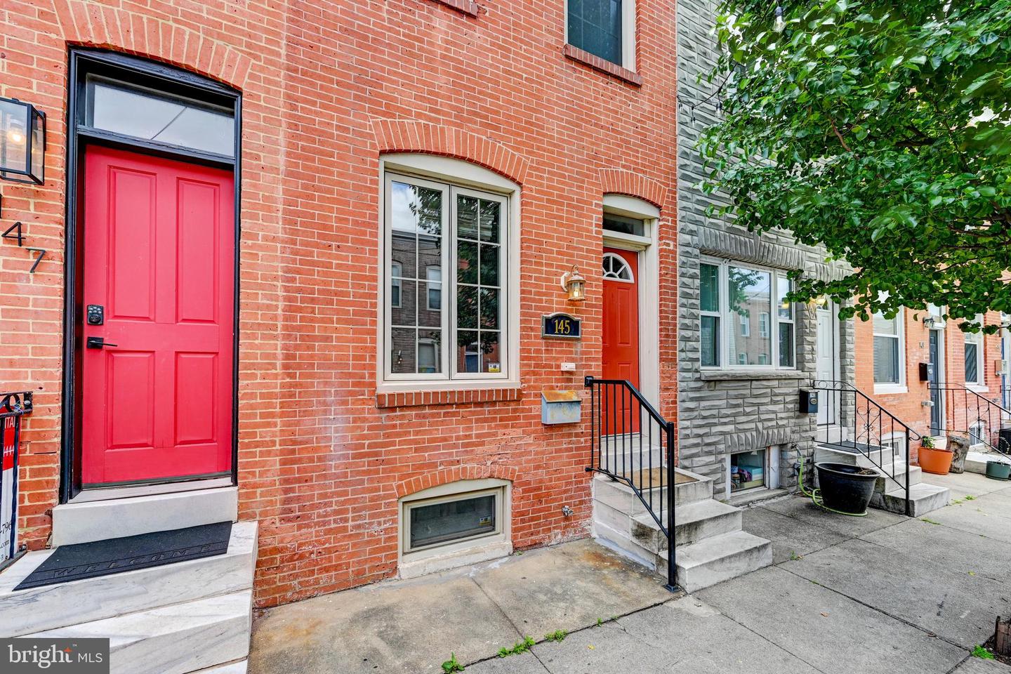 145 N Streeper St Property Photo 2