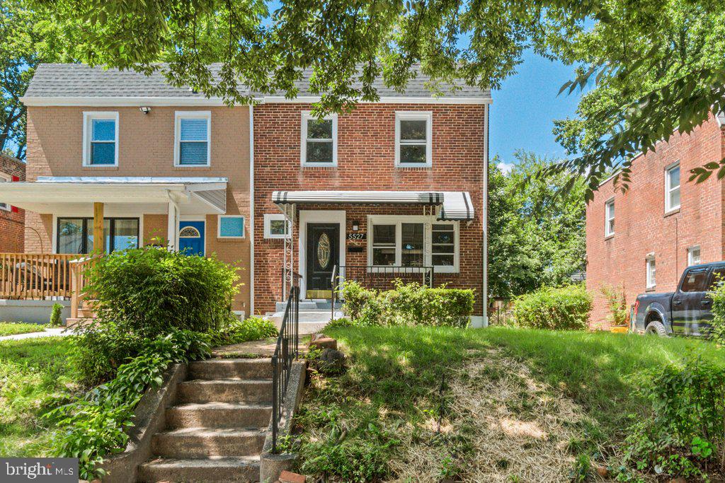 5527 BELLE AVE Property Photo 1