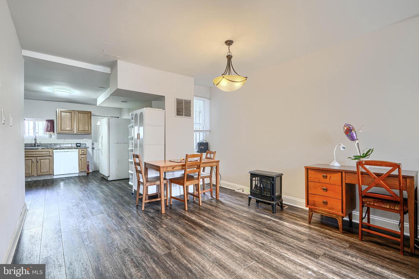 234 Chester St Property Photo 6