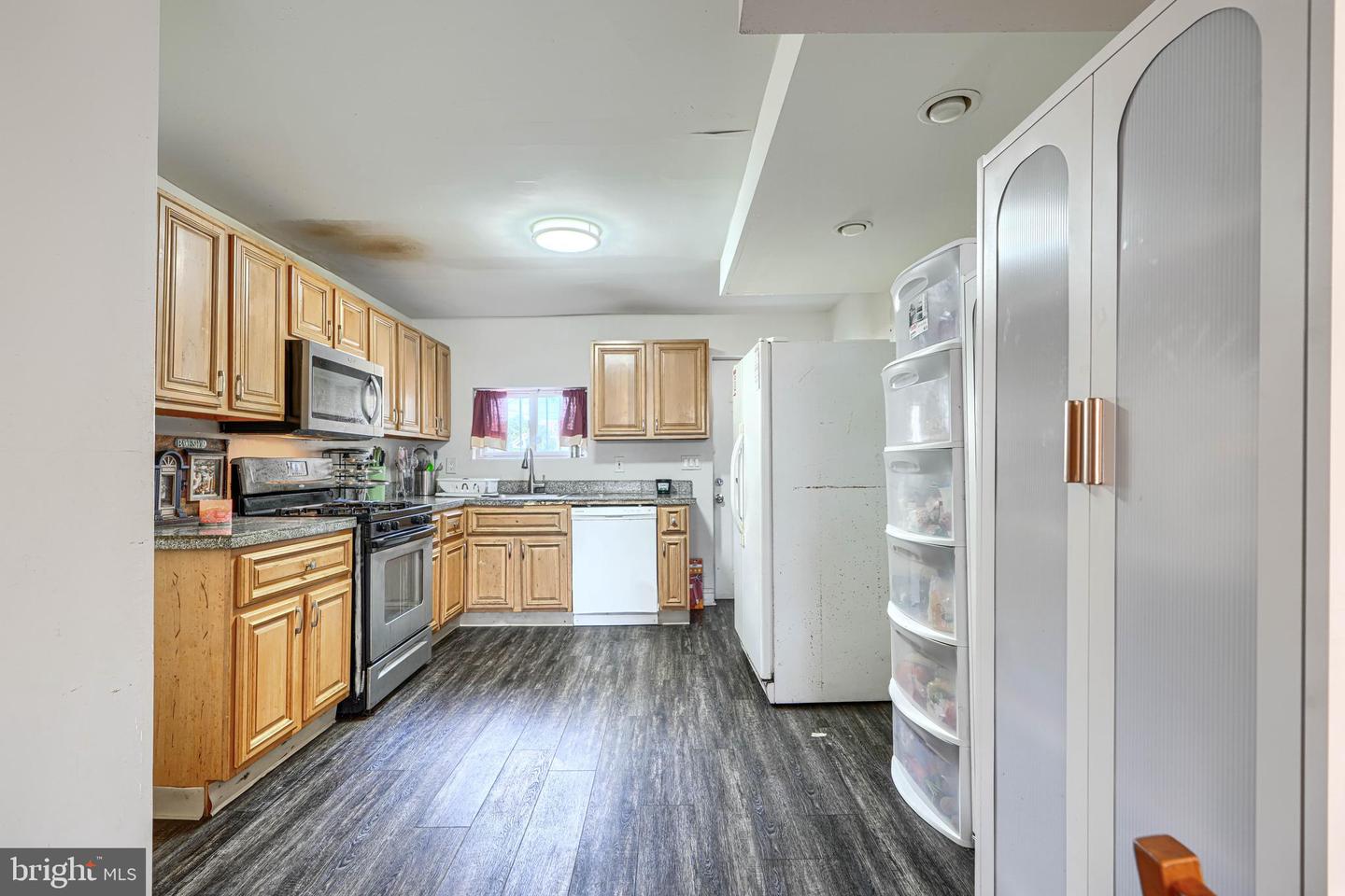 234 Chester St Property Photo 8