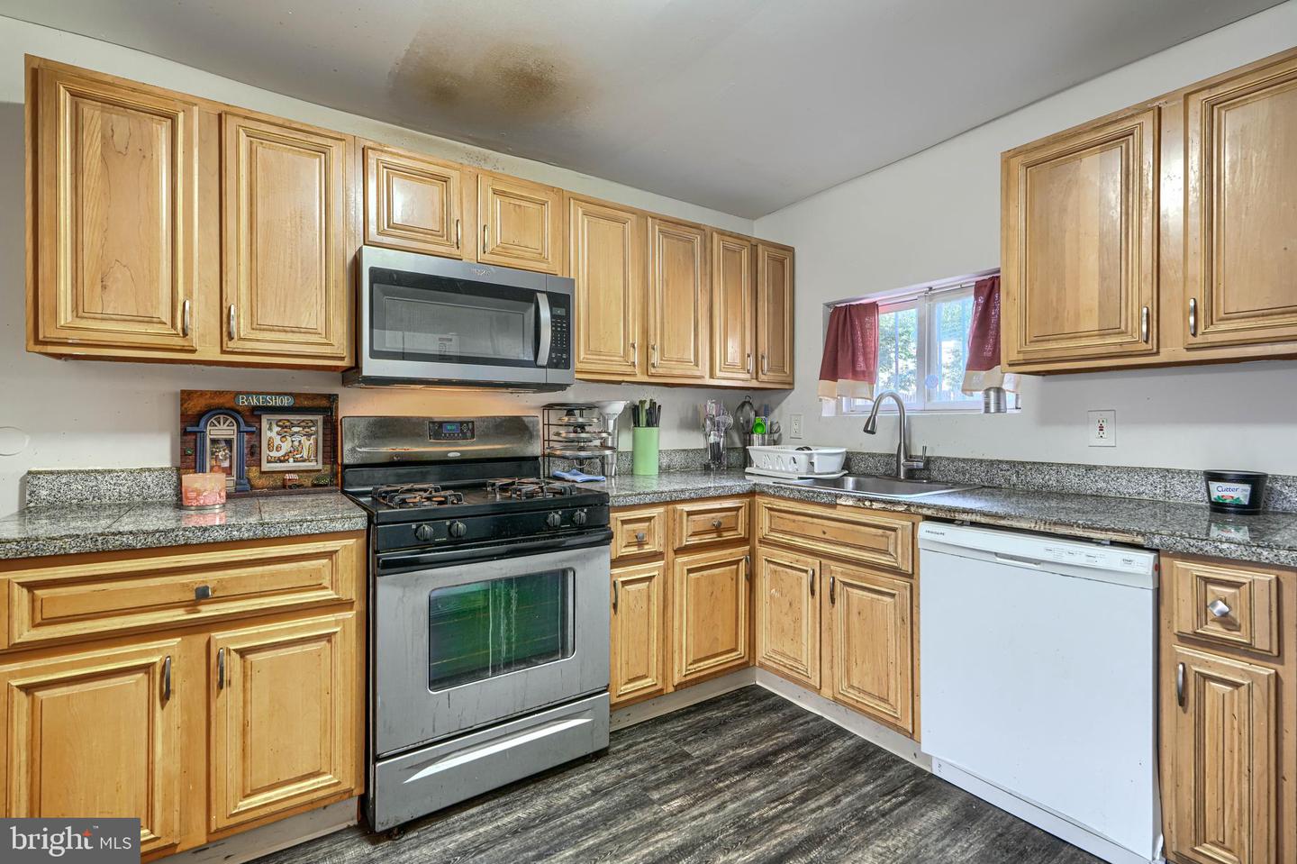 234 Chester St Property Photo 10