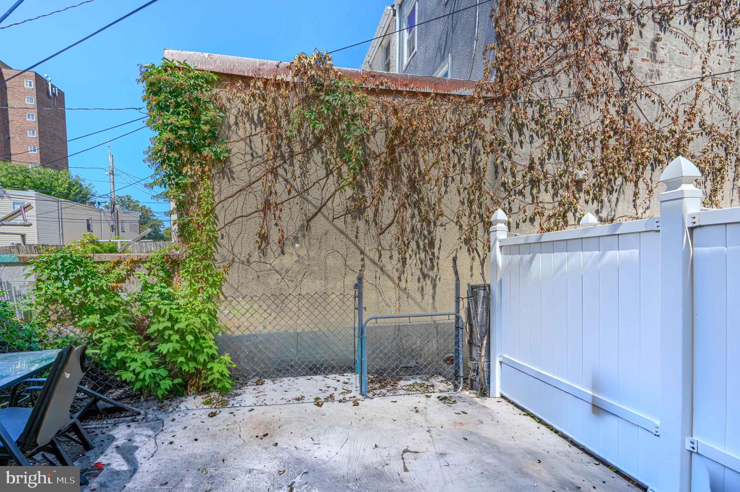 234 Chester St Property Photo 12