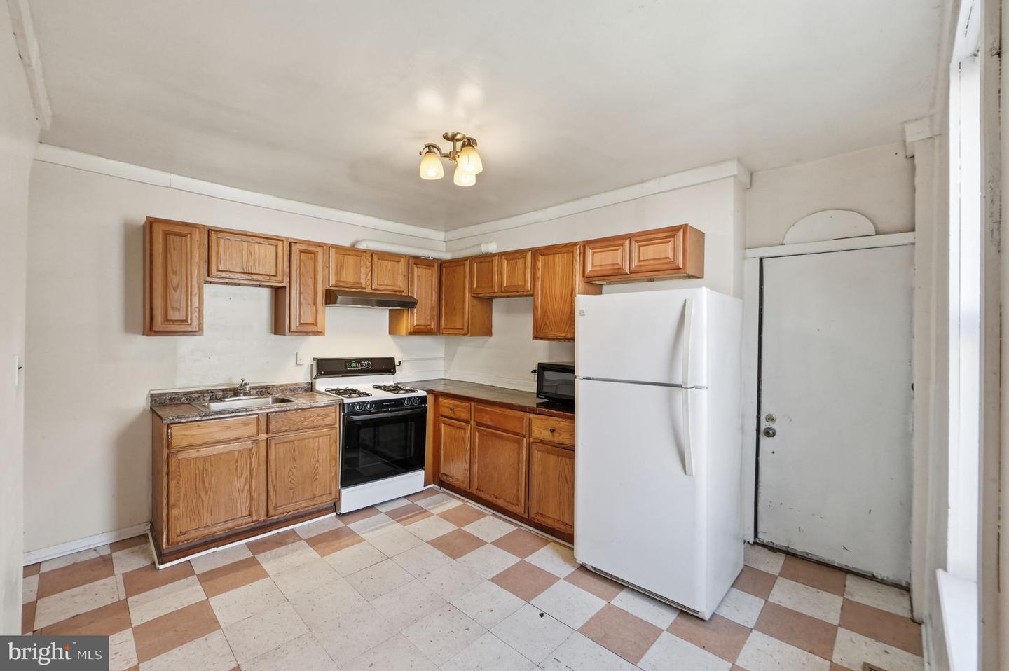 3449 Old Frederick Rd Property Photo 6