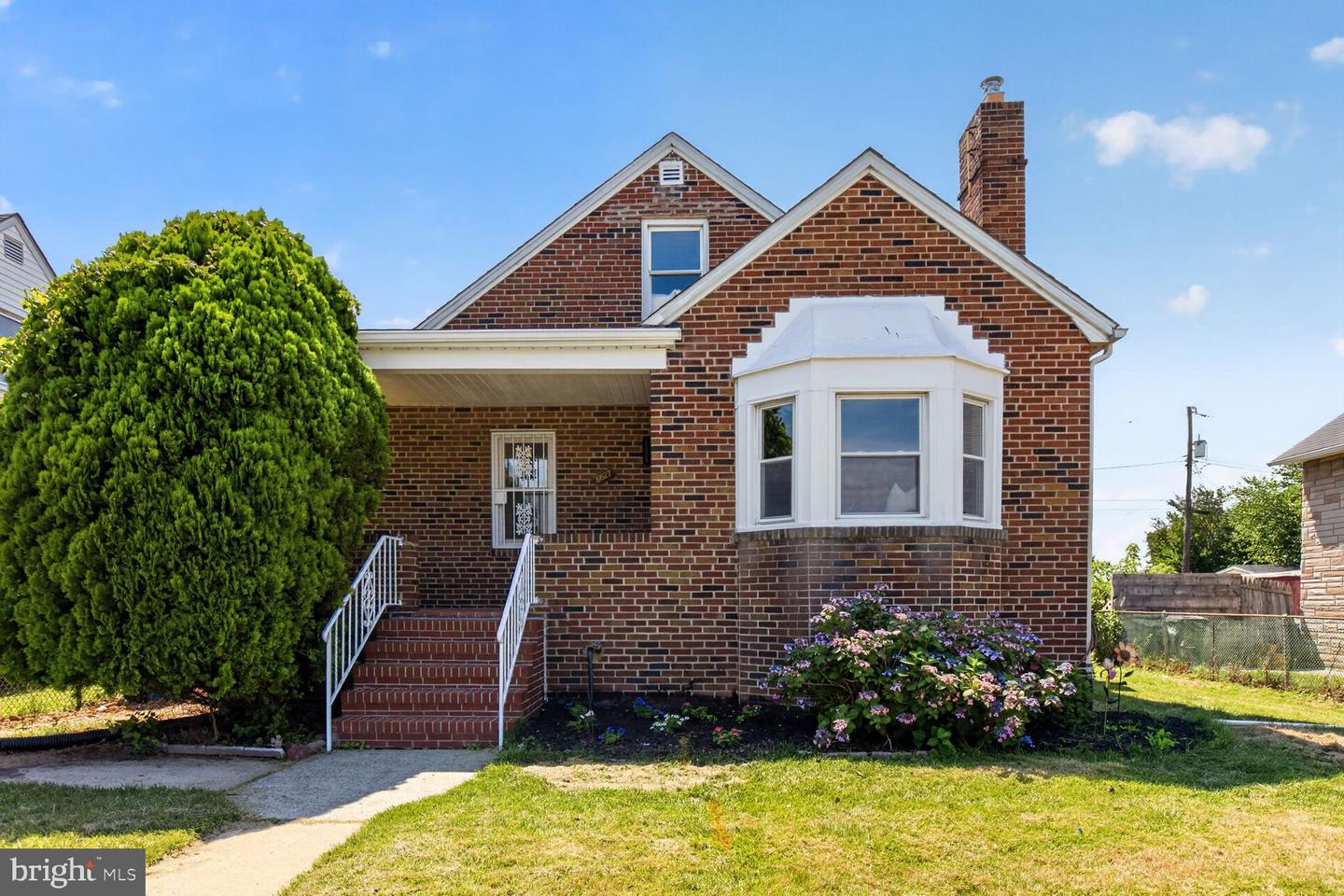 6627 Bushey St Property Photo 1
