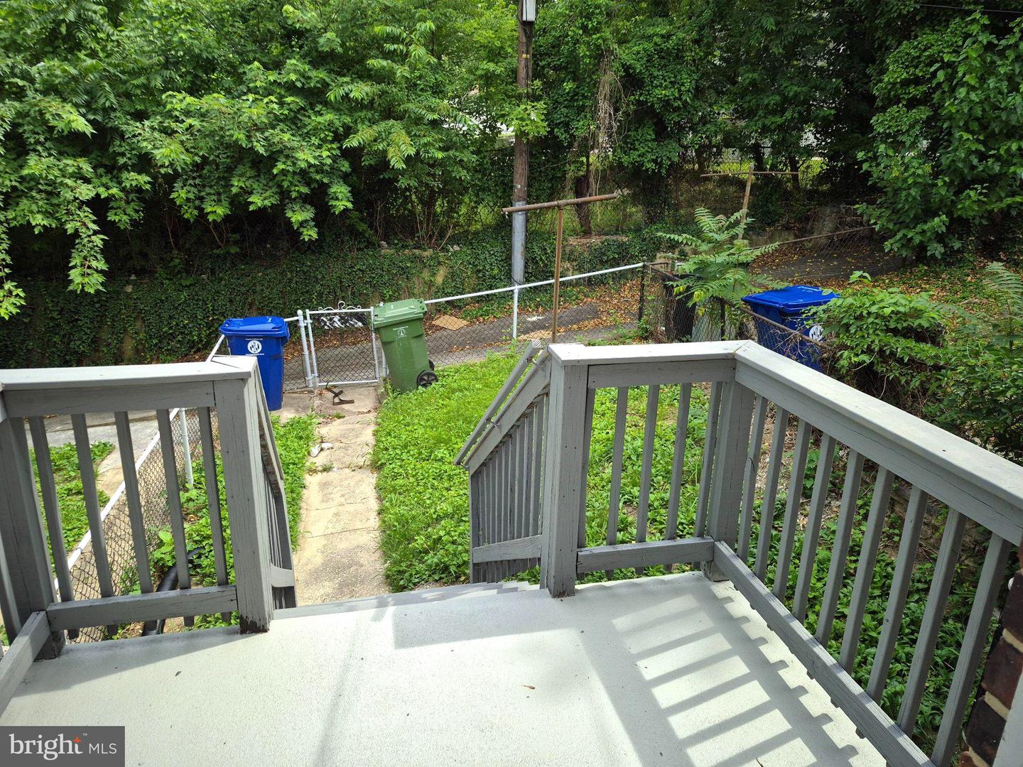 929 E 41st St Property Photo 16