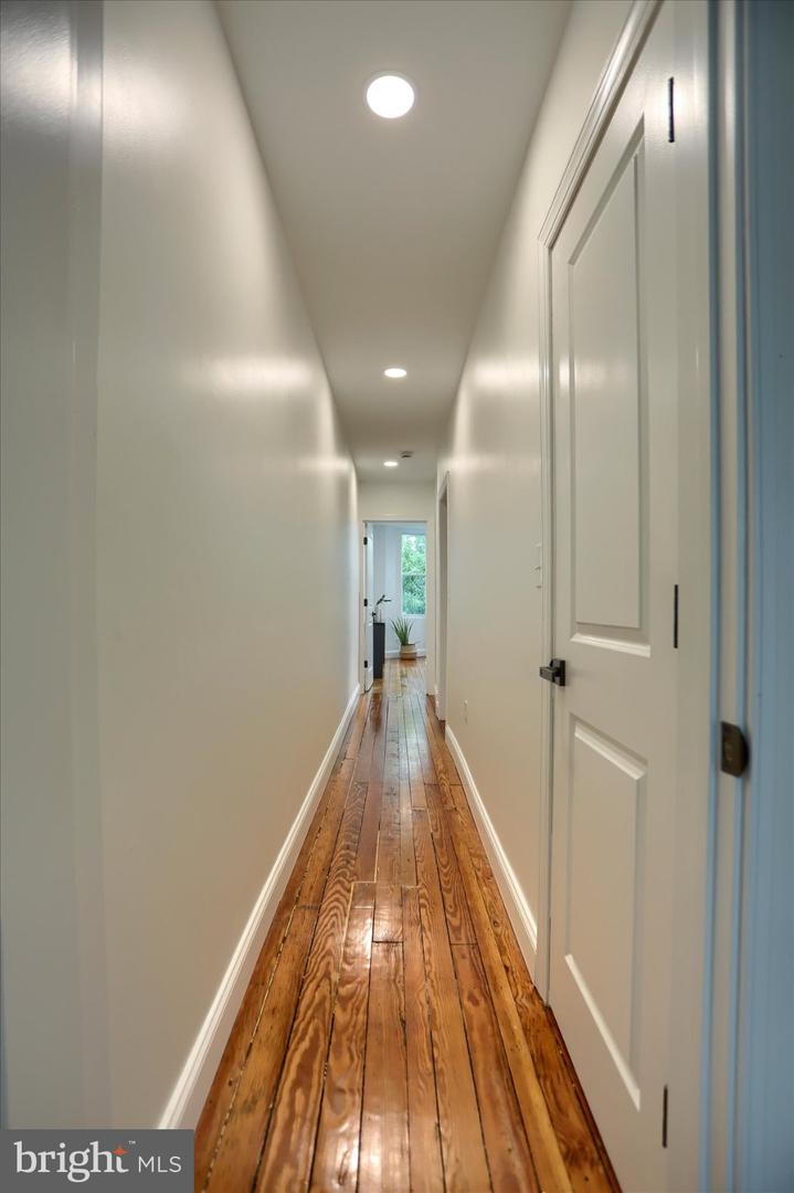 719 Berry St Property Photo 16