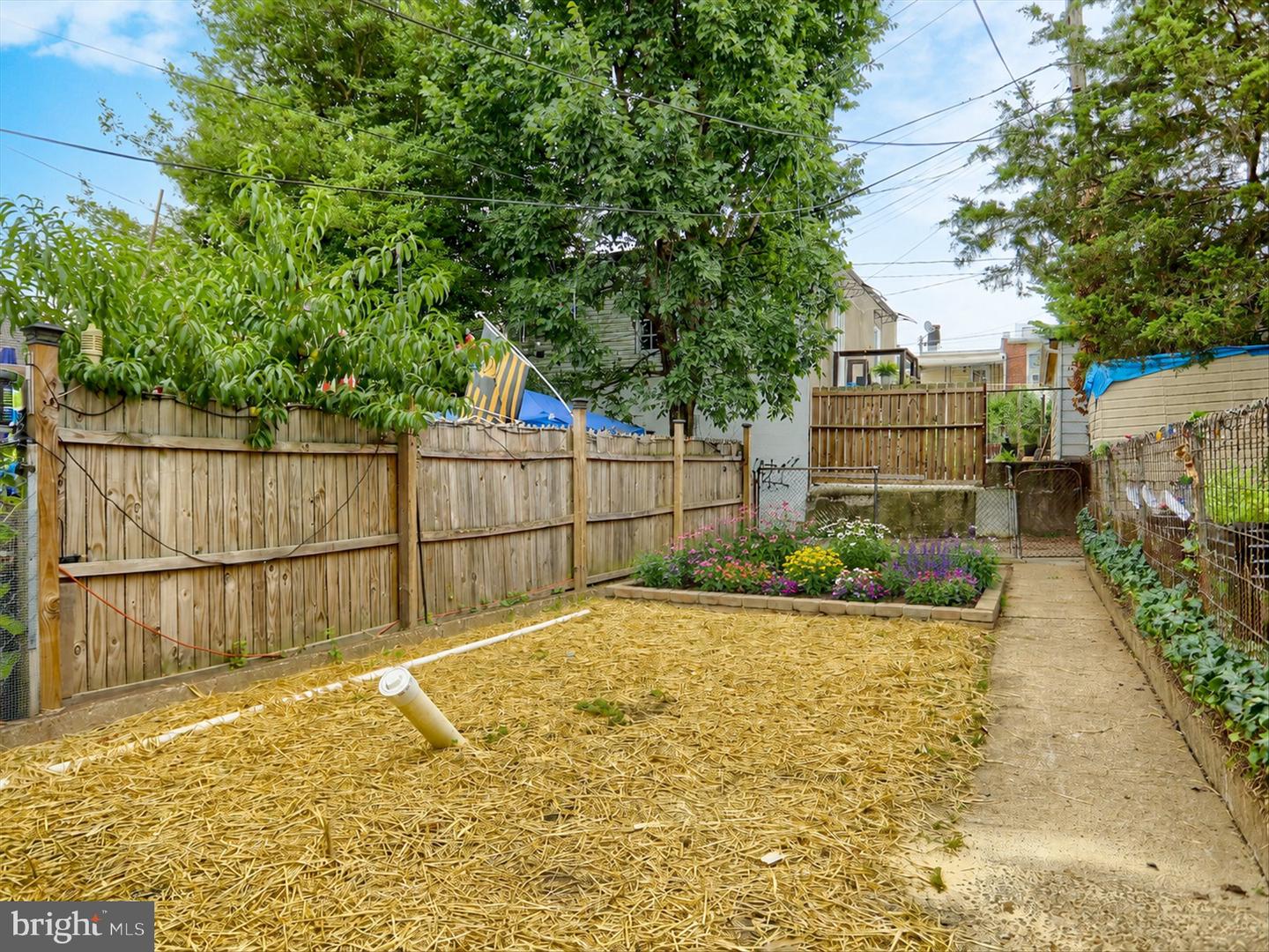 719 Berry St Property Photo 27