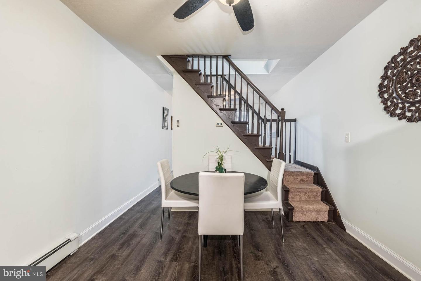 204 N Port St Property Photo 6