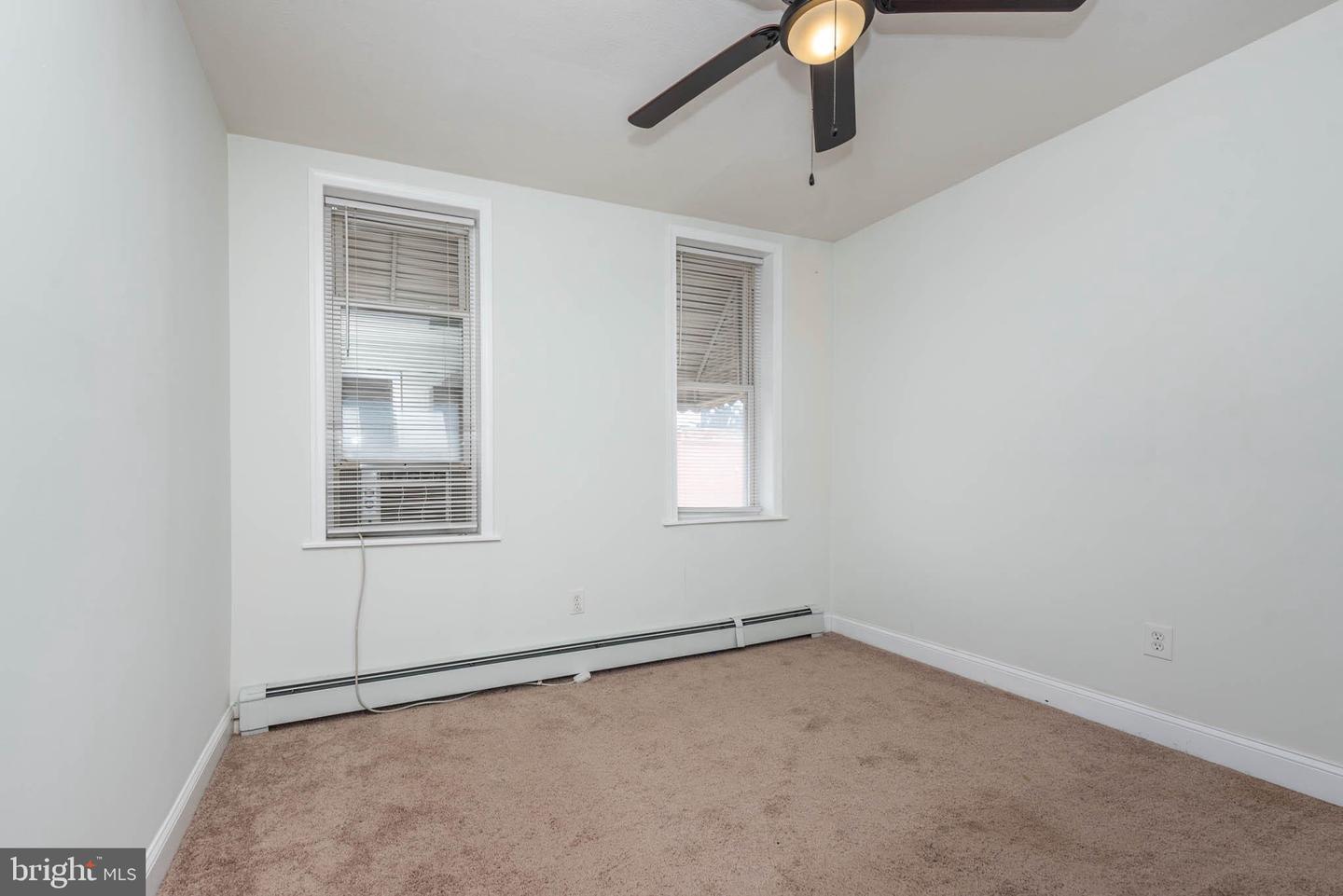 204 N Port St Property Photo 11