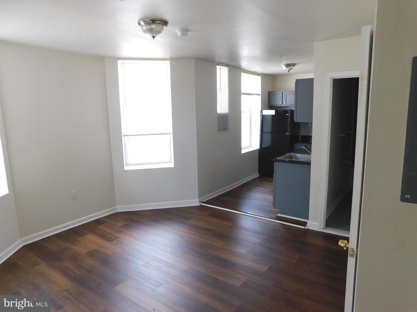 2427 Lakeview Ave #3d Property Photo 3