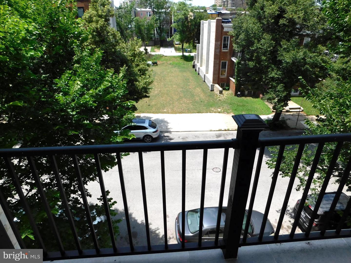 2427 Lakeview Ave #3d Property Photo 13