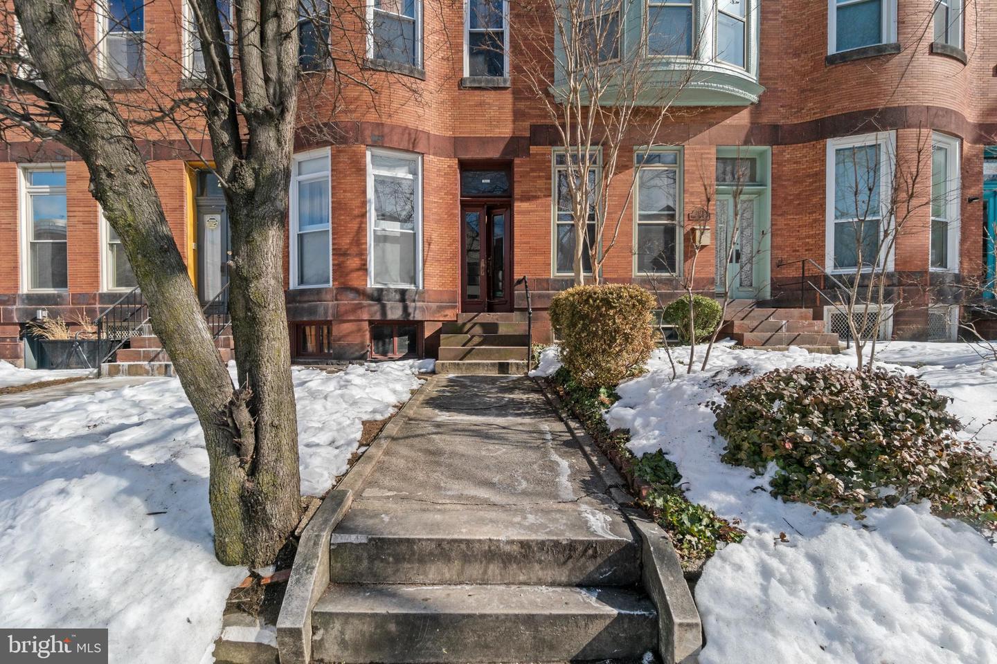 2945 Saint Paul St Property Photo 2