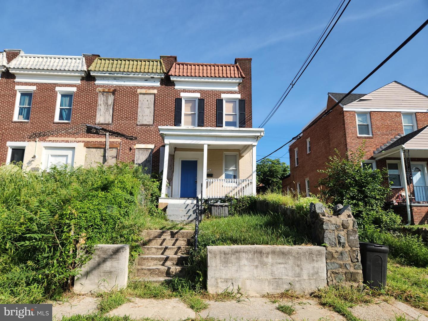 2514 Oswego Ave Property Photo 1