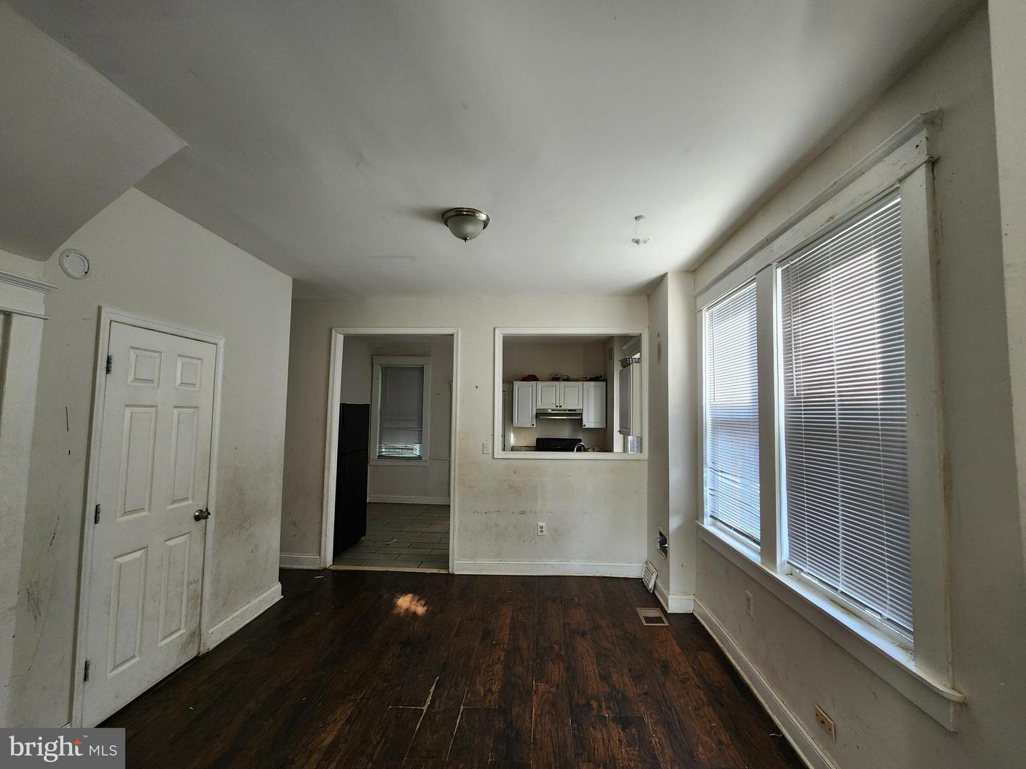 2514 Oswego Ave Property Photo 5
