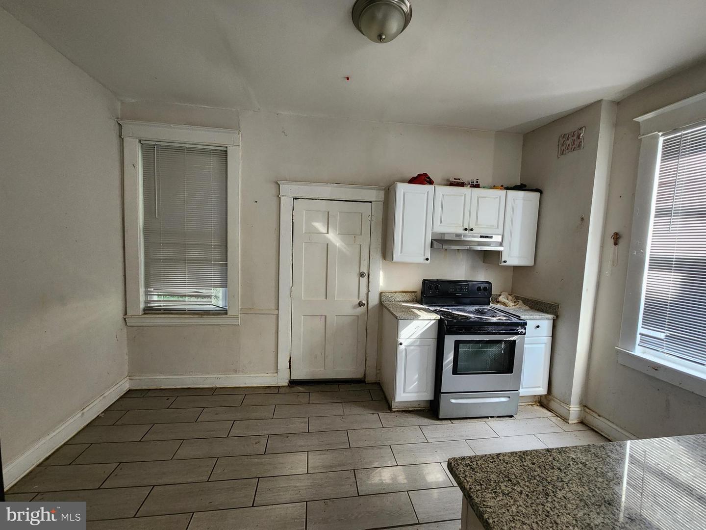 2514 Oswego Ave Property Photo 7