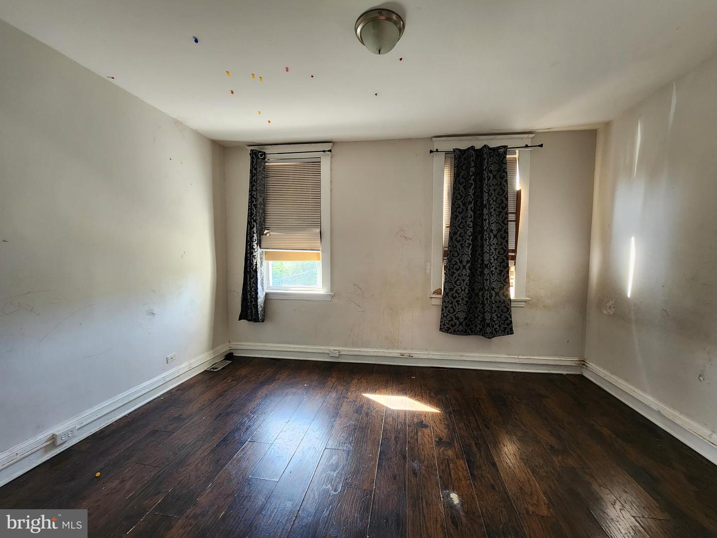 2514 Oswego Ave Property Photo 14