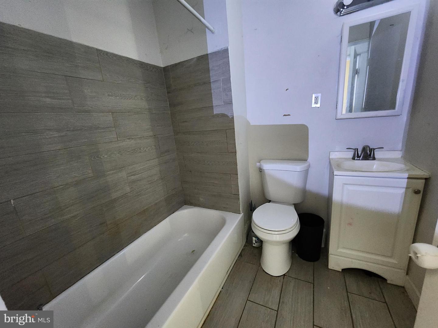 2514 Oswego Ave Property Photo 16